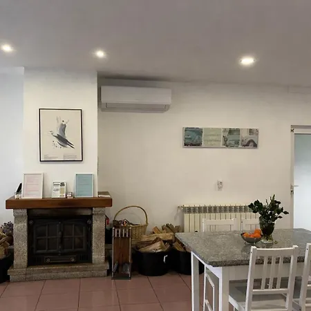 Holiday home Casa De Casarelhos Al- T2 - Ac - Terraco - Bbq - 